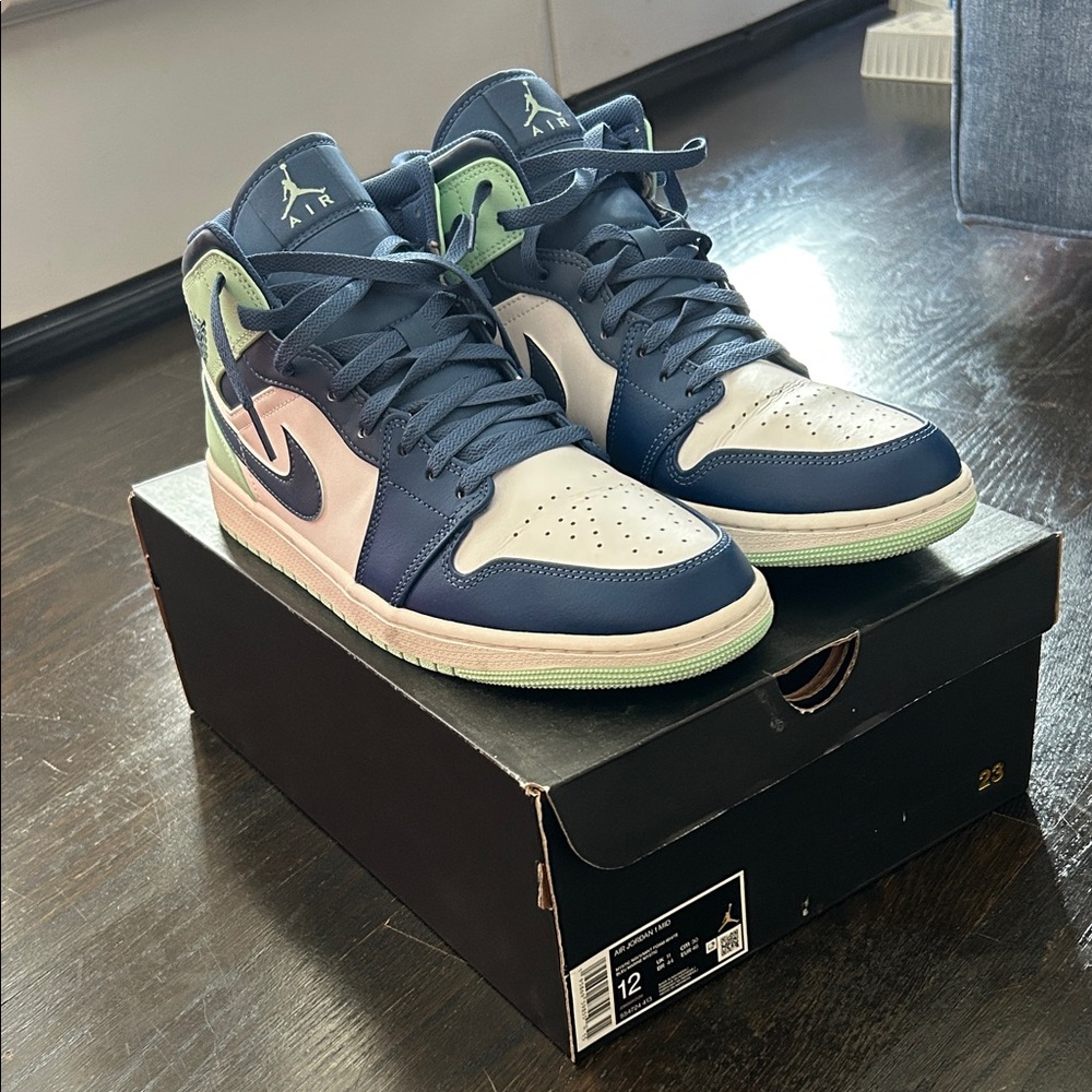 Nike Air Jordan 1 Mid